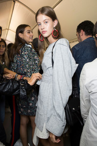 Isabel+Marant+Spring+2017+Backstage+ECAxGAzVJ0Mx.jpg