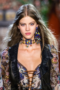 Roberto+Cavalli+Spring+2017+Details+Vz4yibFJVQux.jpg