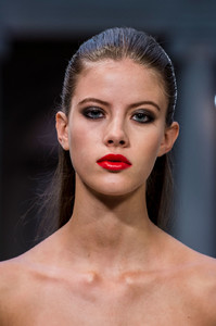 Carolina+Herrera+Spring+2017+Details+THRmD4j-mcDx.jpg