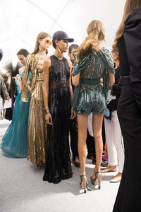 Elie+Saab+Spring+2017+Backstage+kT8cwrgoaIxx.jpg