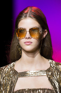 Elie+Saab+Spring+2017+Details+J8jgHcY4jj4x.jpg