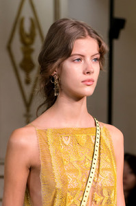 Valentino+Spring+2017+Details+qBiefW04x1Mx.jpg