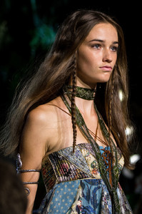 Roberto+Cavalli+Spring+2017+Details+8WACnjWFvBbx.jpg
