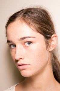 Burberry+Fw+Spring+2017+Backstage+Wfpf_k-2rX4x.jpg