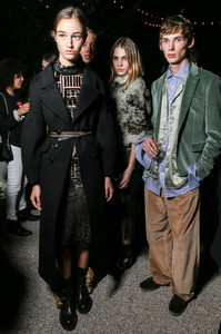 Burberry+Fw+Bks+Bis+Spring+2017+Backstage+oRRsdvStoYnx.jpg