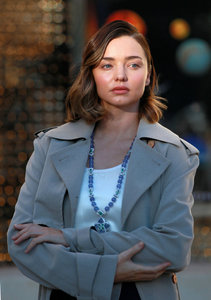 Photos-Miranda-Kerr-s-offre-un-shooting-pour-Vuitton-sur-la-plus-luxueuse-place-de-Paris_portrait_w674 (10).jpg