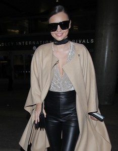 Miranda+Kerr+Miranda+Kerr+Arrives+LAX+Oc_n6MYdQnhx.jpg