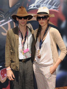 Johnny+Borrell+Edie+Campbell+Red+Bull+F1+Energy+5mjtm9f3CqTx.jpg