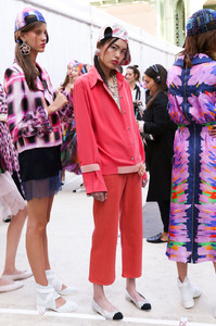 Chanel+Spring+2017+Backstage+ULSpqa2__26x.jpg