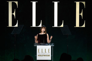 Felicity+Jones+23rd+Annual+ELLE+Women+Hollywood+jwV_i09xAZ5x.jpg