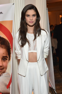 Sara+Sampaio+4th+Annual+Save+Children+Illumination+-s22tq87-usl.jpg