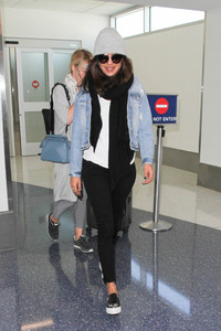 Priyanka+Chopra+Priyanka+Chopra+Seen+LAX+COJO2HQu1j7x.jpg