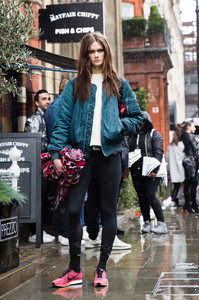 Fall_2016_Models_HQKAGZnqQyAx.jpg