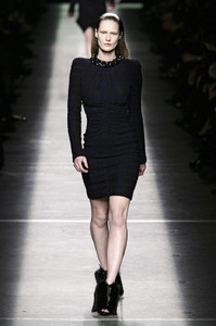 GivenchyFall2009R51UVdDCeXfx.jpg