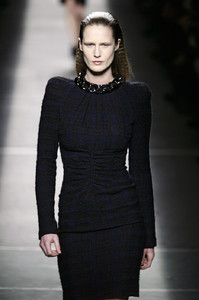 GivenchyFall2009cv-BPhwfPjGx.jpg