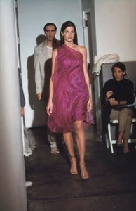 HELMUT-LANG-SPRING-2000-RTW-08.JPG