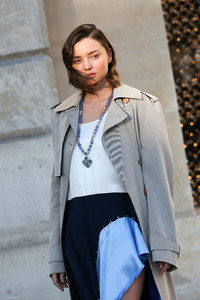 Miranda-Kerr-Does-A-Photo-Shoot-In-Paris-7.jpg