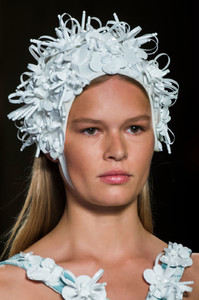 Miu_Miu_Spring_2017_Details_-rAnpMxxtGdx.jpg