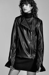 Zara-Woman-Studio-Collier-Schorr-22-620x953.jpg