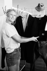 ak_240816_hh_toni_garrn_bw_007.jpg