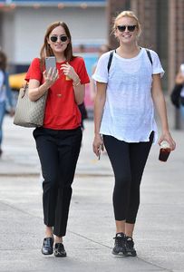 dakota-johnson-out-in-new-york-10-17-2016_3.jpg