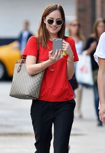 dakota-johnson-out-in-new-york-10-17-2016_5.jpg