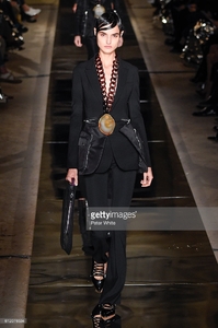 givenchy30.jpg