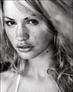 kinopoisk.ru-Cameron-Richardson-1294217.jpg
