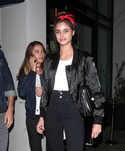 taylorh111016BZNimage6.jpg