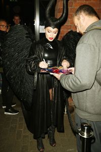 zara-larsson-dressed-as-maleficent-for-a-halloween-party-in-liverpool-29-10-2016-7.jpg