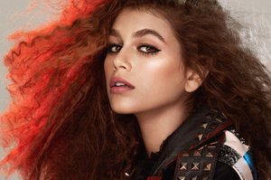 2-kaia-gerber-marc-jacobs-beauty.jpg