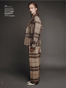 Marie Claire Italia, February 2016 1.jpg