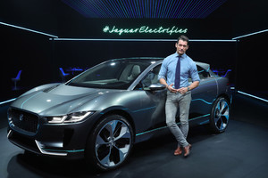 David+Gandy+Jaguar+Electrifies+Pace+Concept+E-t19r6f67Jx.jpg