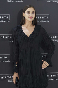 Irina+Shayk+Irina+Shayk+Attends+Intimissimi+KiVnWR0edWsx.jpg