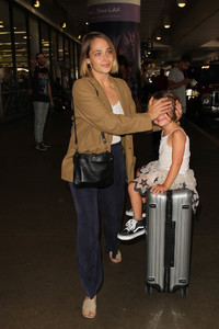 Jemima+Kirke+Jemima+Kirke+Family+LAX+4KYv8wxYdBDx.jpg