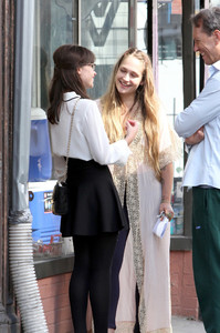 Jemima+Kirke+Girls+Films+NYC+7U8mL1Ftez9x.jpg