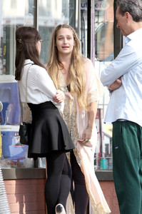 Jemima+Kirke+Girls+Films+NYC+XDDJoInUqPpx.jpg