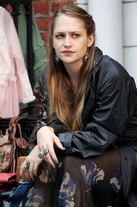 Jemima+Kirke+Girls+Set+Soho+gQ3nNOTMvy_x.jpg