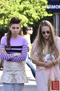 On+The+Set+Girls+Zosia+Mamet+Jemima+Kirke+NYC+2.jpg