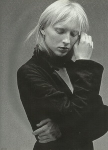 elle russia 03 2003 05.jpg