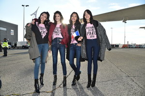 Victoria+Secret+Models+Depart+Paris+2016+Victoria+KHEju_xJJRul.jpg