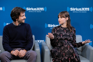 Felicity+Jones+SiriusXM+Town+Hall+Cast+Rogue+CDXsUMyDrLPx.jpg