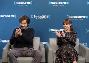 Felicity+Jones+SiriusXM+Town+Hall+Cast+Rogue+1BEiVqBGNigx.jpg