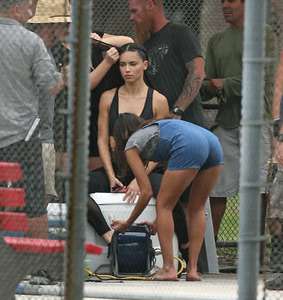 Adriana-Lima--On-set-for-a-Victoria-Secret-sport-fashion-shoot--01.jpg