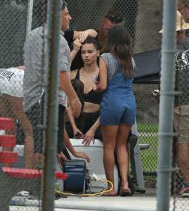 Adriana-Lima--On-set-for-a-Victoria-Secret-sport-fashion-shoot--02.jpg