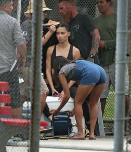 Adriana-Lima--On-set-for-a-Victoria-Secret-sport-fashion-shoot--03.jpg