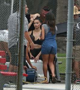 Adriana-Lima--On-set-for-a-Victoria-Secret-sport-fashion-shoot--08.jpg