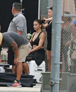 Adriana-Lima--On-set-for-a-Victoria-Secret-sport-fashion-shoot--09.jpg