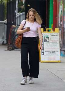 Jemima-Kirke-Out-in-New-York--10.jpg