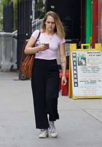 Jemima-Kirke-Out-in-New-York--11.jpg